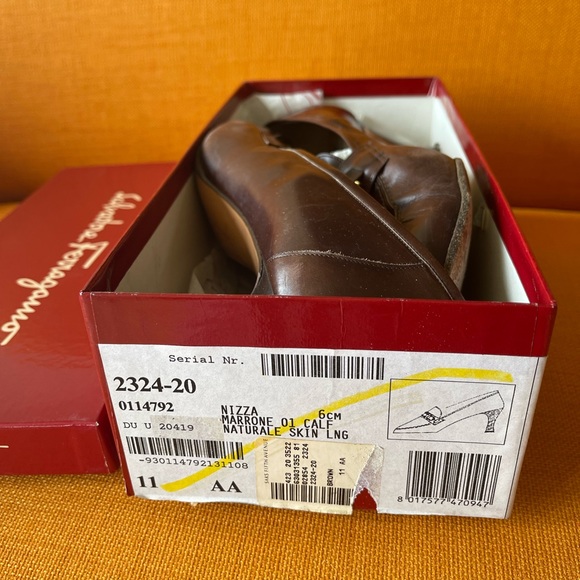 VINTAGE FERRAGAMO BROWN LOGO PUMPS - Picture 7 of 12